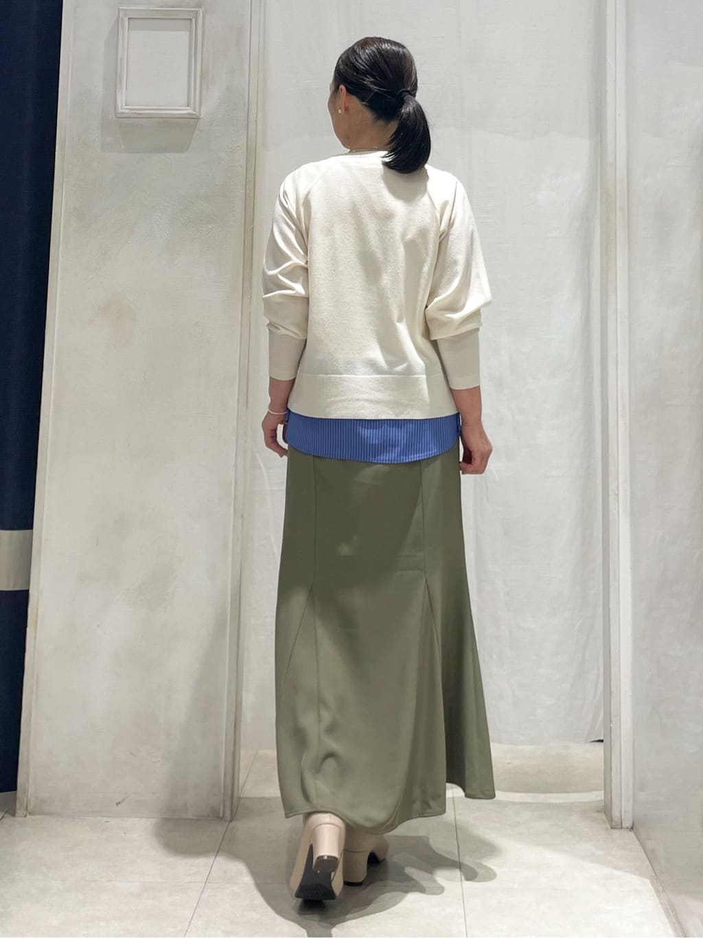 hiroさんの「grove｜最終お値下げ！！【洗える/毛玉軽減】天竺ラグランスリーブプルオーバー」を使ったコーディネート