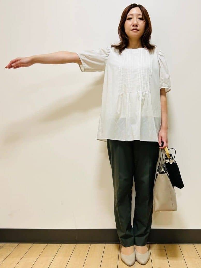 miiiさんの「Reflect｜【すっきり見え！長め丈】ピンタックデザインチュニックブラウス」を使ったコーディネート