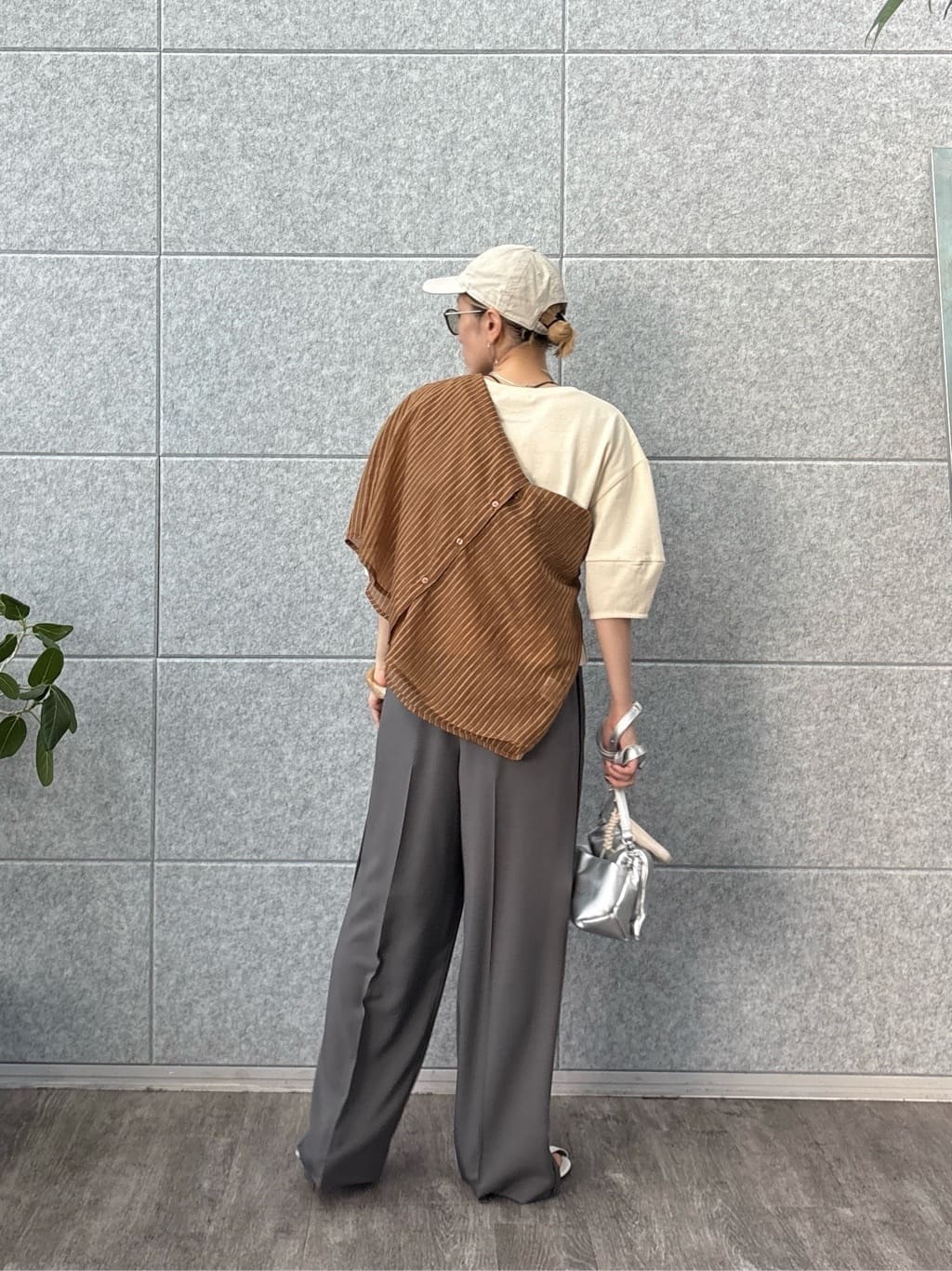 kotakiさんの「INDIVI｜フォルムスリーブカットソー」を使ったコーディネート