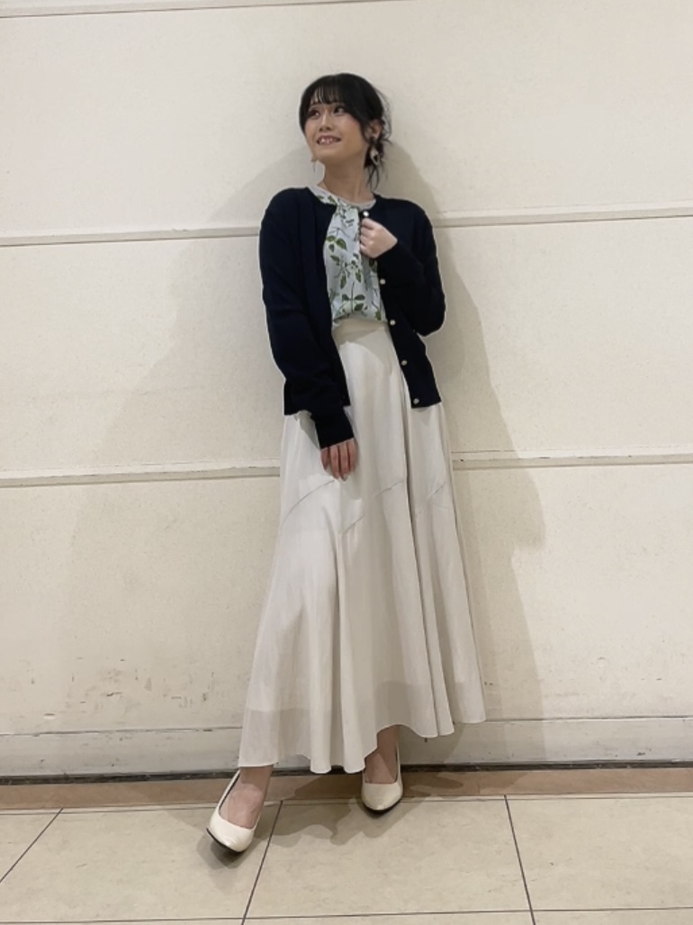 watanabeさんの「UNTITLED｜◆【アンサンブル可/洗える】クルーネックニットカーディガン」を使ったコーディネート