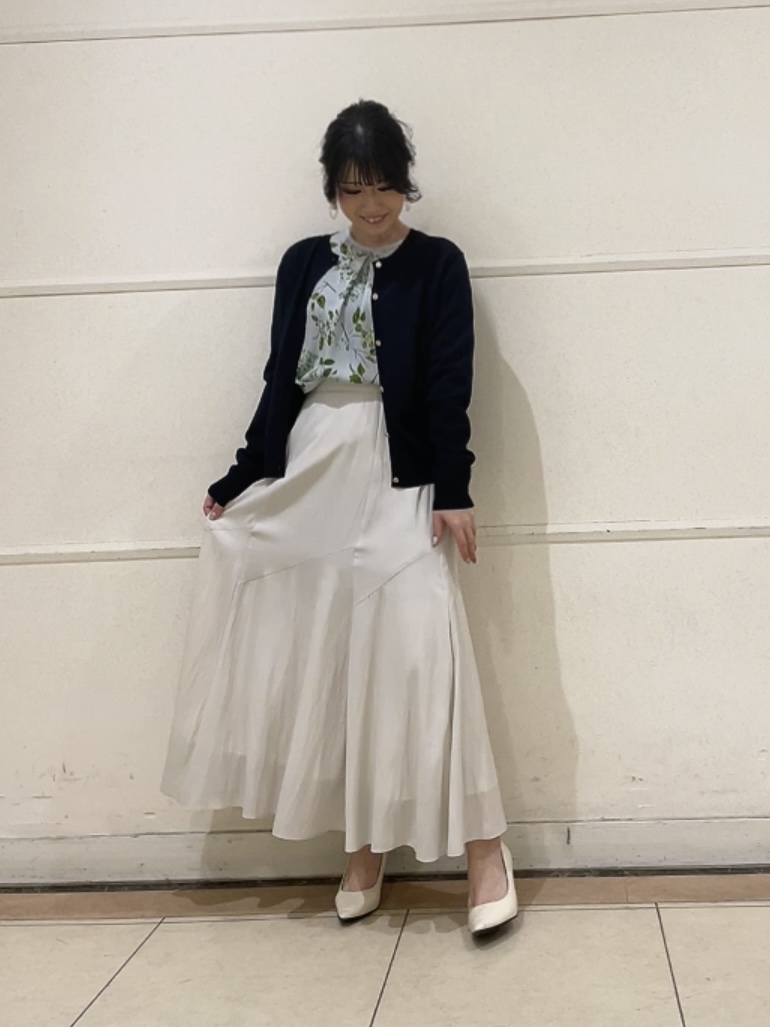 watanabeさんの「UNTITLED｜◆【アンサンブル可/洗える】クルーネックニットカーディガン」を使ったコーディネート