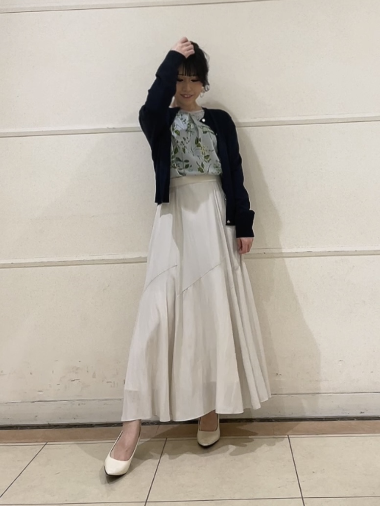 watanabeさんの「UNTITLED｜◆【アンサンブル可/洗える】クルーネックニットカーディガン」を使ったコーディネート