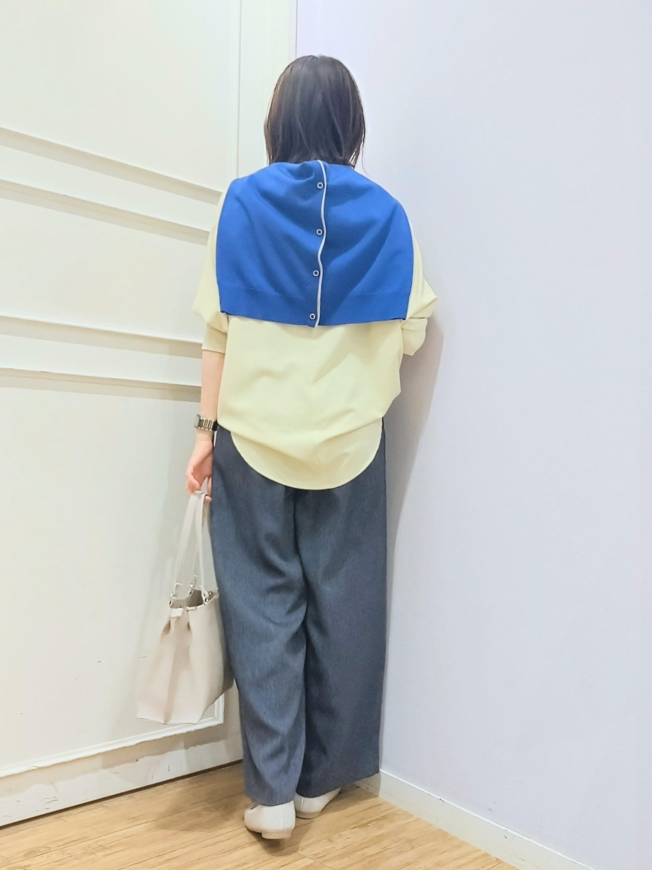 miomioさんの「SHOO･LA･RUE｜【高レビュー/S-LL】穿くだけすっきりシルエット サイドボタン付き デニム風ワイドパンツ」を使ったコーディネート