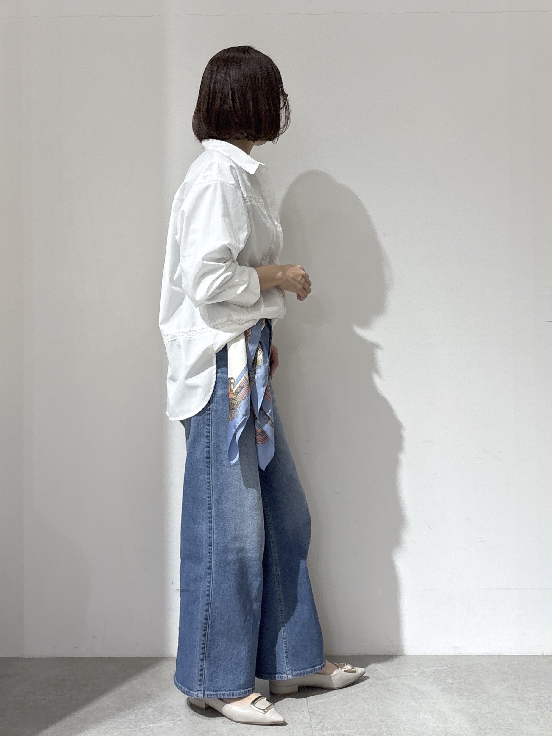 NAKAさんの「OPAQUE.CLIP｜レーストリミングシャツ【洗濯機OK】」を使ったコーディネート