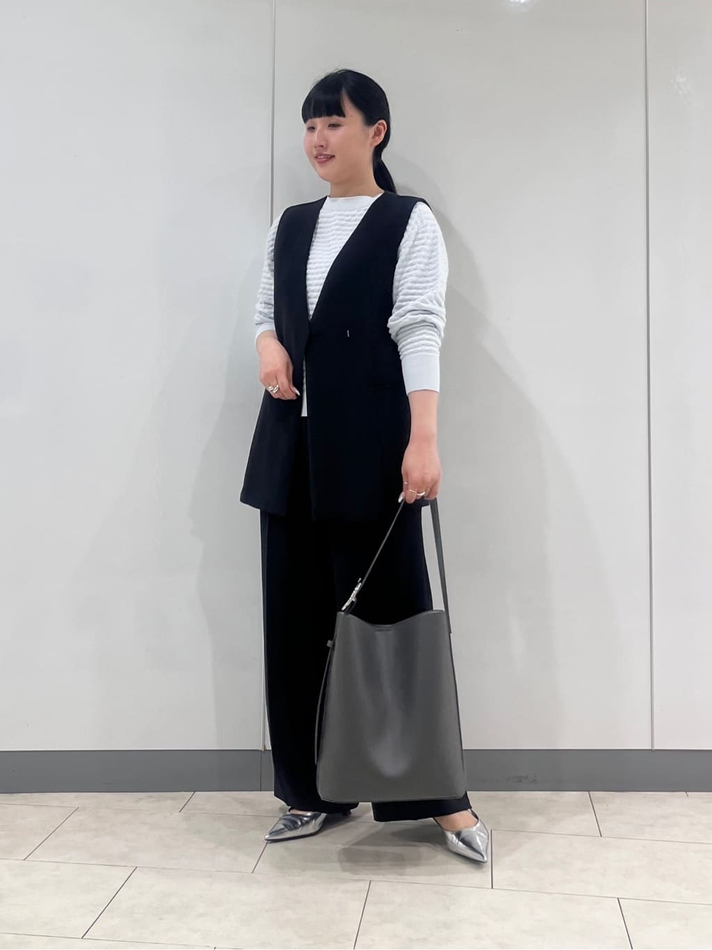 hasuさんの「INDIVI｜【洗える／多機能／SETUP可】着る日傘ジレジャケット」を使ったコーディネート