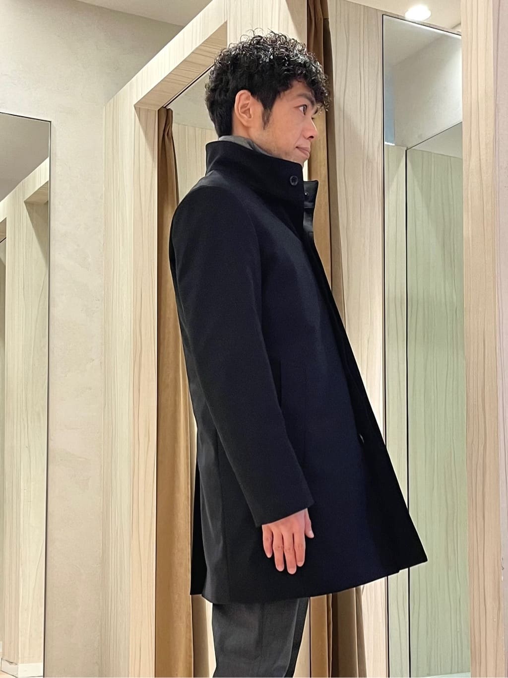 URAさんの「TAKEO KIKUCHI｜【ダウンライナー付き】ドビースタンドカラーコート」を使ったコーディネート