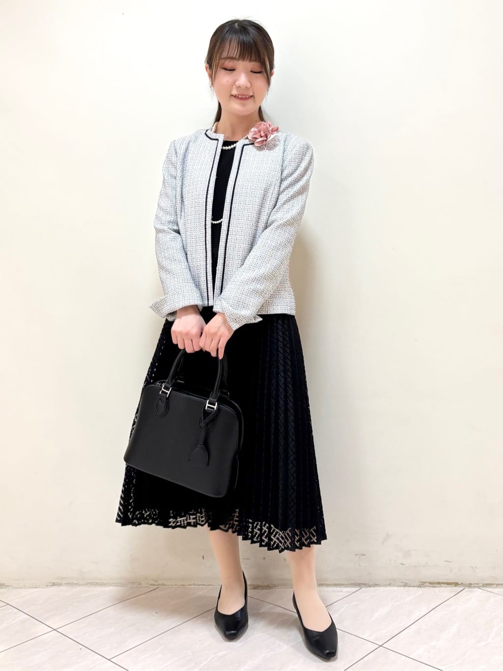 mikiさんの「Reflect｜【SS-4Lサイズ】シフォン&times;幾何柄レースプリーツワンピース」を使ったコーディネート