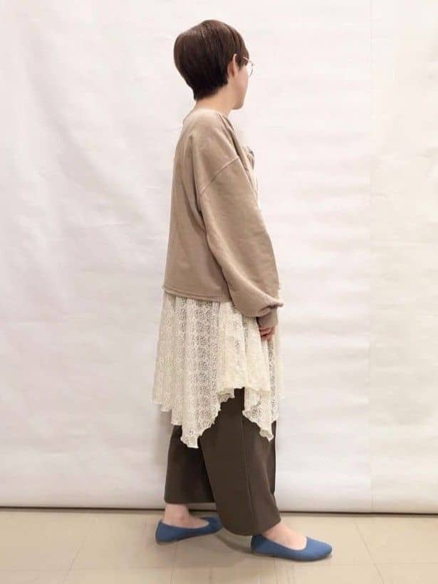 なっちゃんさんの「SHOO･LA･RUE｜【前後2WAYネック】レイヤードスタイルにおすすめ レースキャミチュニック」を使ったコーディネート