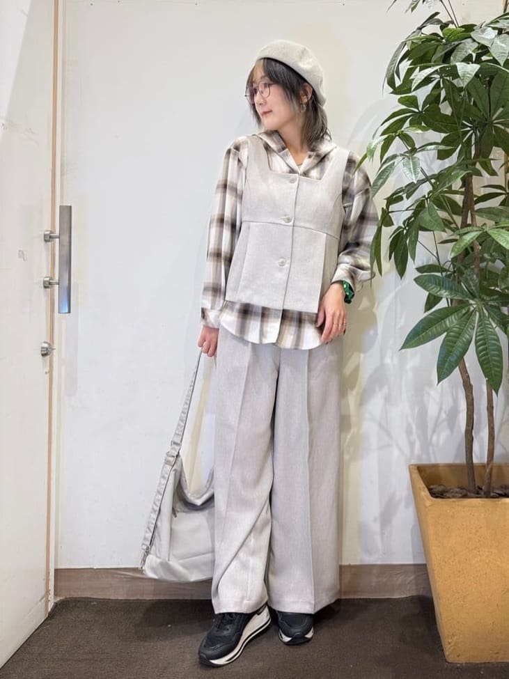 misakiさんの「SHOO･LA･RUE｜ヒールアップスニーカー」を使ったコーディネート