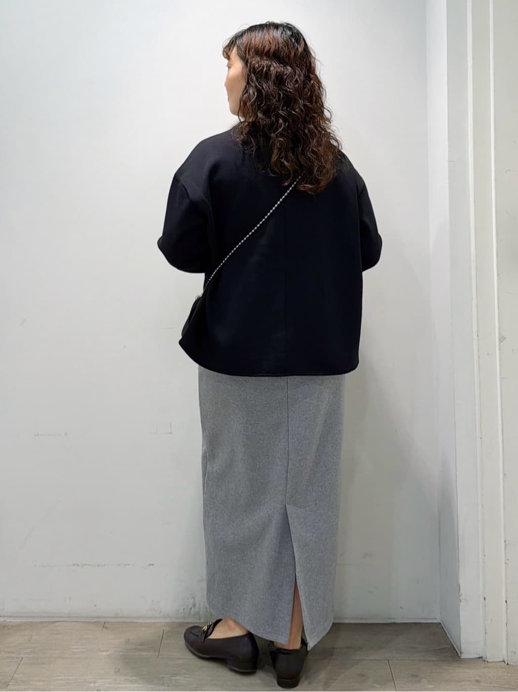 sumicaさんの「OPAQUE.CLIP｜リラクシーボリュームスリーブトップス【洗濯機OK】」を使ったコーディネート