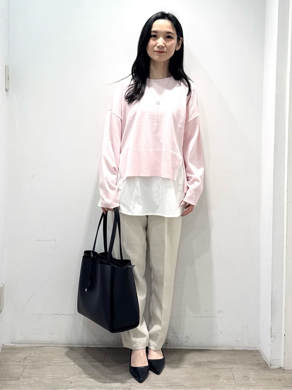 yuicciさんの「OPAQUE.CLIP｜美脚ストレッチイージーテーパードパンツ【洗濯機OK】」を使ったコーディネート