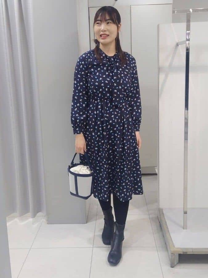 AZUSAさんの「Reflect｜【セレモニー／通勤／おでかけに◎】フラワープリントボウタイワンピース」を使ったコーディネート