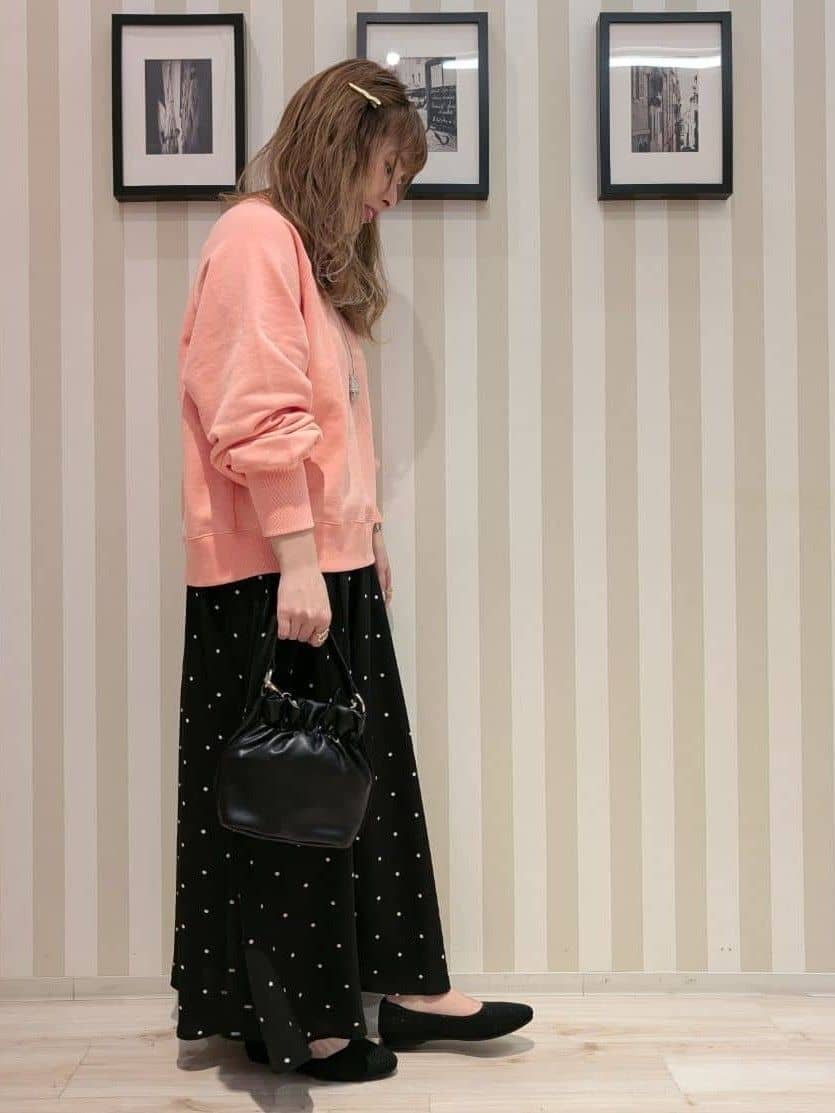 otaさんの「SHOO･LA･RUE｜MIX調 シンプルラグランスウェット」を使ったコーディネート
