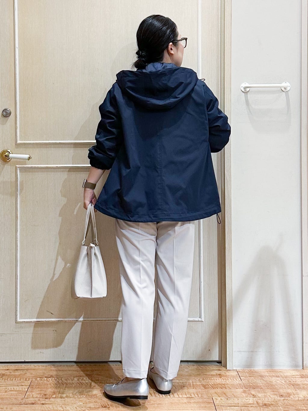 umeさんの「SHOO･LA･RUE｜【洗濯機可/セットアップ可】さりげないラメ使いで差をつける クルーネックニット」を使ったコーディネート
