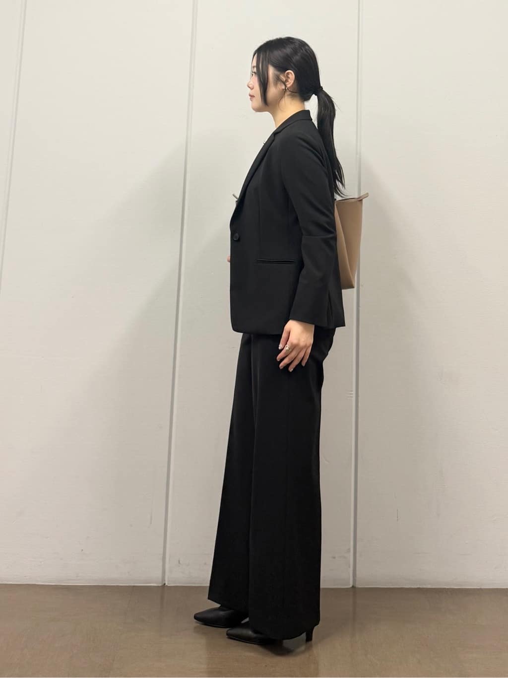 mizukiさんの「INDIVI｜【通勤スーツ／洗える】ストレッチワイドパンツ」を使ったコーディネート