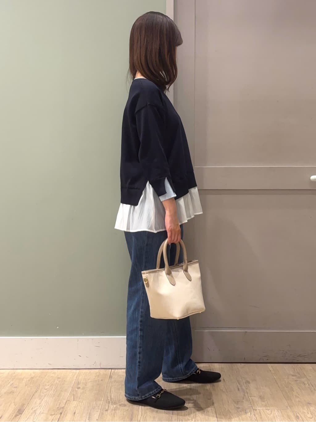 しばみさんの「grove｜【選べる着丈】大人のためのストレートデニムパンツ」を使ったコーディネート