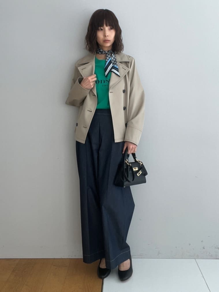 misaさんの「DRESSTERIOR｜【ウォッシャブル/撥水素材】Aラインショートトレンチジャケット」を使ったコーディネート