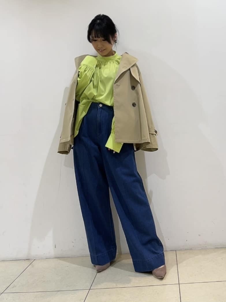 watanabeさんの「UNTITLED｜【定番人気/はっ水/洗える】タスランショートトレンチコート」を使ったコーディネート