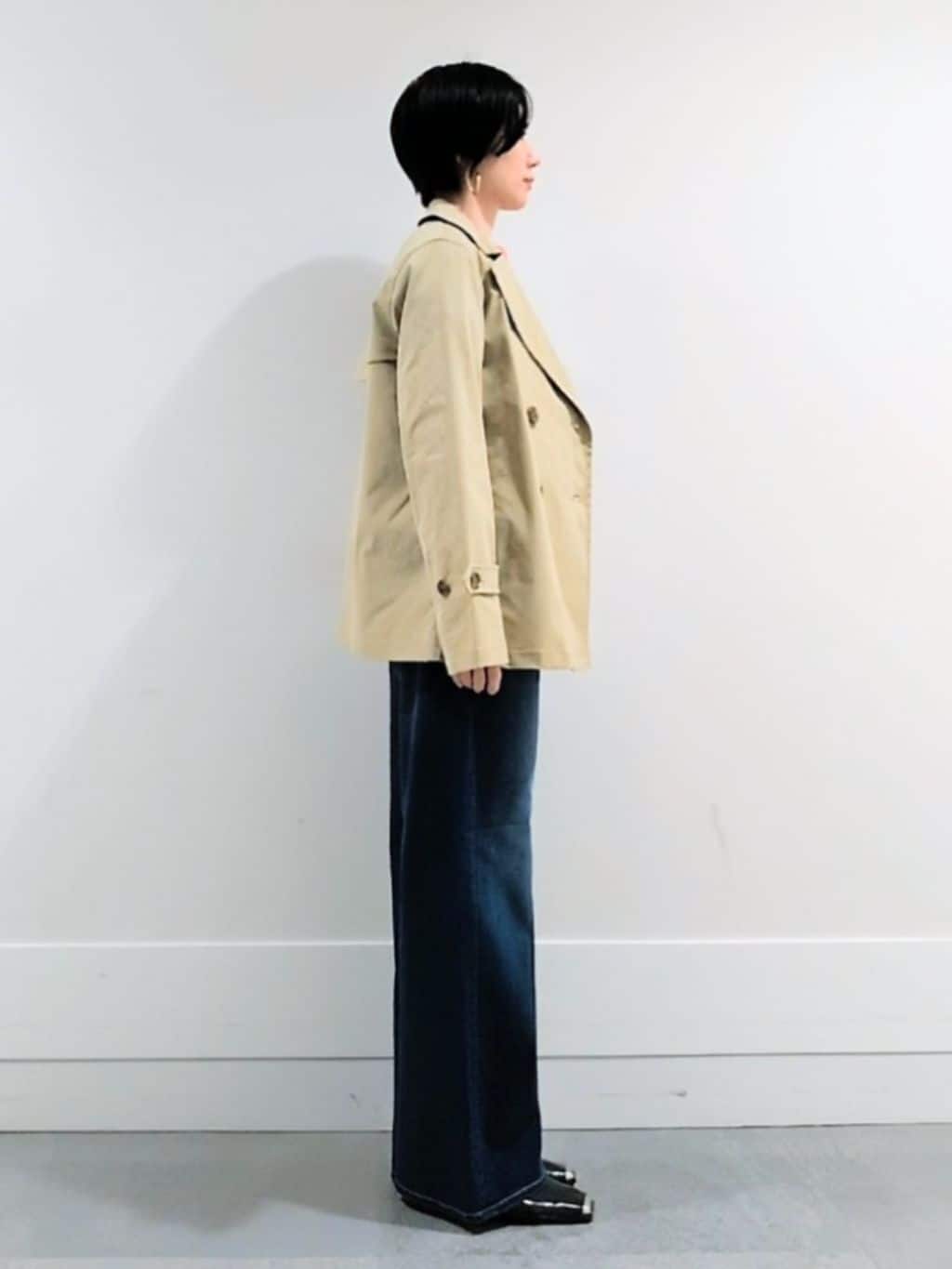 ミズタさんの「UNTITLED｜【定番人気/はっ水/洗える】タスランショートトレンチコート」を使ったコーディネート