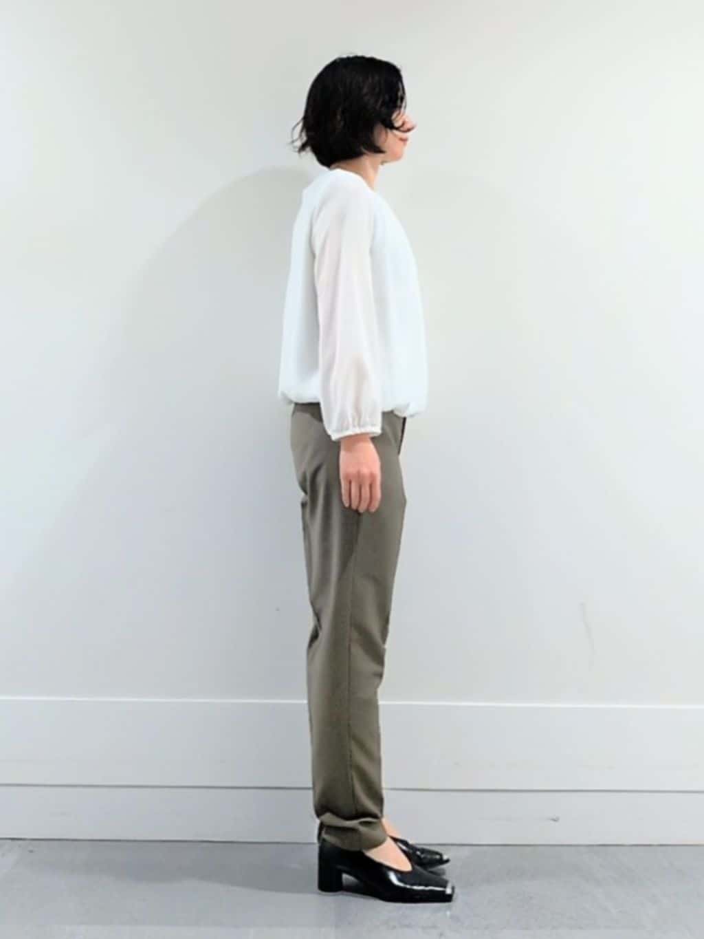ミズタさんの「UNTITLED｜【透けにくい/ウエストイン見え】パウダリーブラウス」を使ったコーディネート