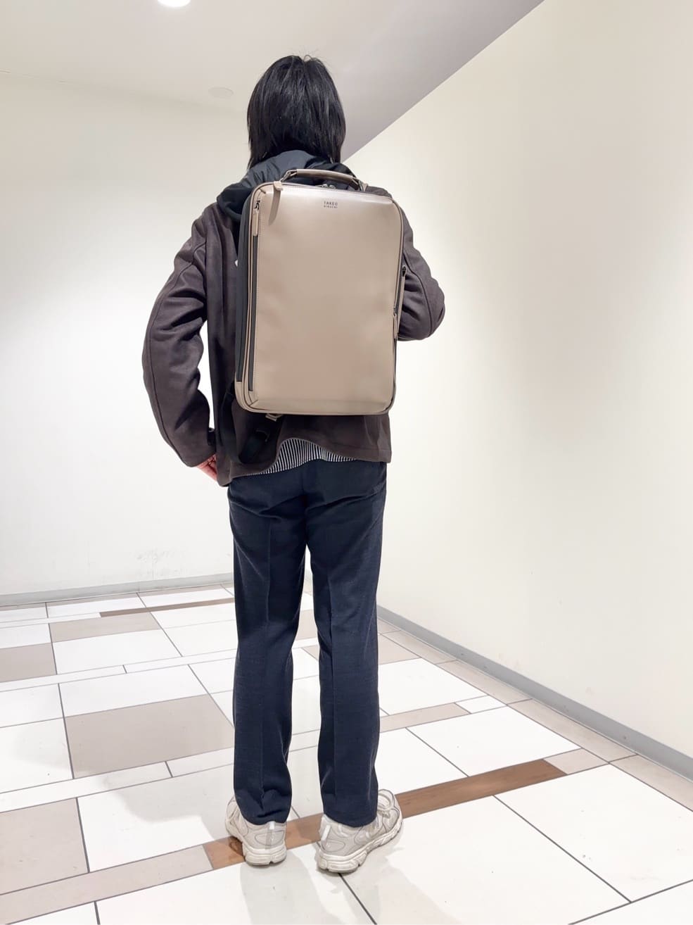 及川さんの「TAKEO KIKUCHI｜【JUST ONE LAYER】ダウンファブリック ジップアップ フード ブルゾン」を使ったコーディネート
