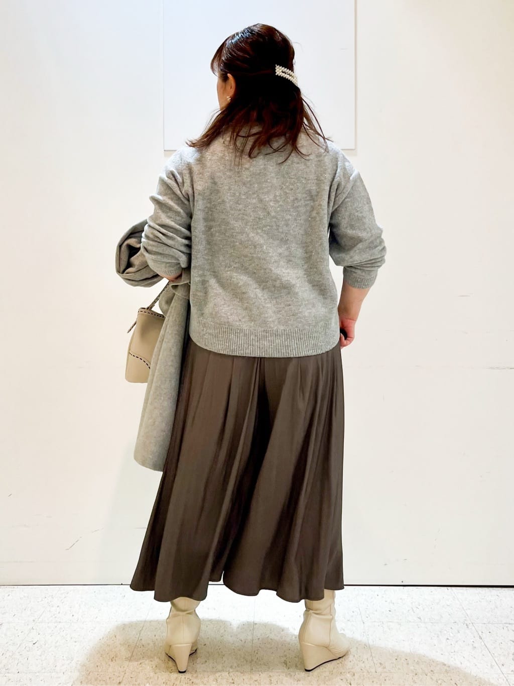 kimmyさんの「Reflect｜【選べる5色／ゆったりシルエット】Vネックスパンコールニット」を使ったコーディネート