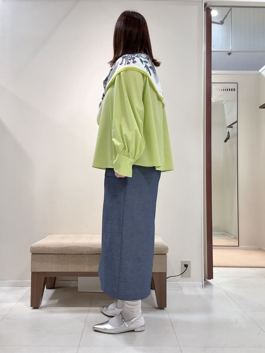 YUIさんの「UNTITLED｜【洗える/オンオフ使える】タイプライタースタンドネックブラウス」を使ったコーディネート