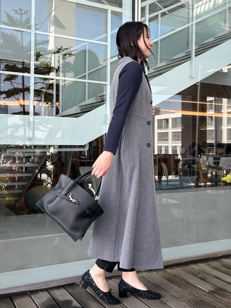 shinoさんの「Couture brooch｜【通勤】リネンライク ジレにもなるジャンスカ」を使ったコーディネート