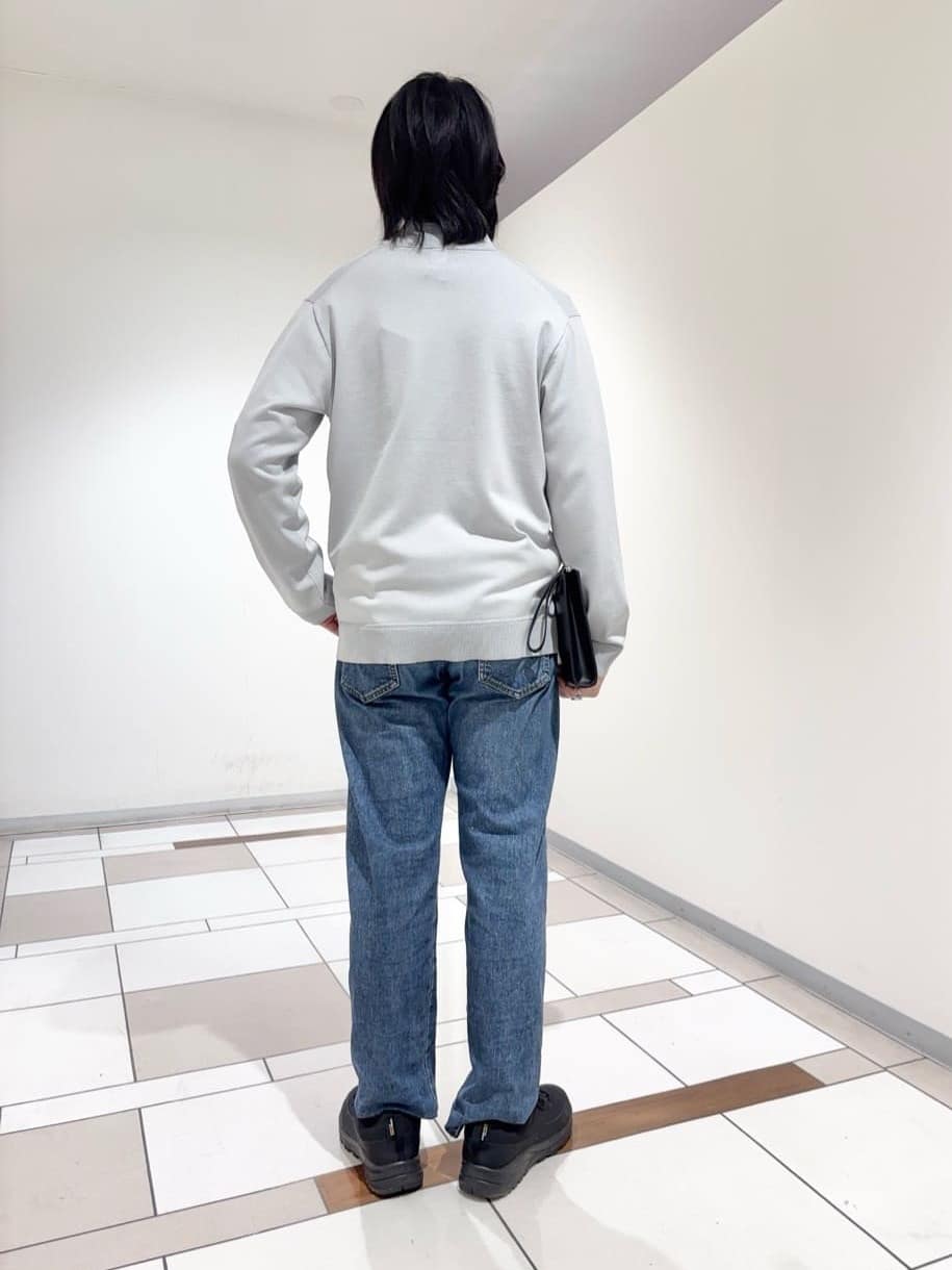 及川さんの「TAKEO KIKUCHI｜ジップアップ 鹿の子 ニット」を使ったコーディネート
