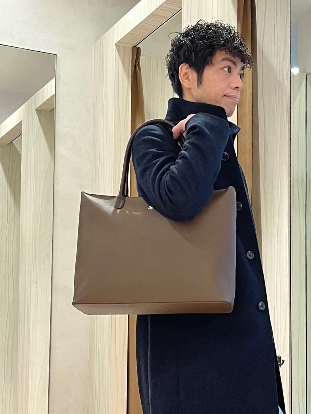 URAさんの「TAKEO KIKUCHI｜【ウールカシミヤブレンド】ビーバー調 スタンドカラー コート」を使ったコーディネート