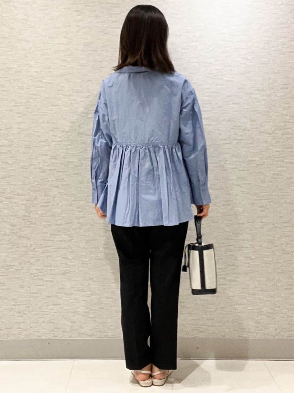 marikoさんの「Reflect｜【レイヤードにおすすめ◎】ペプラムデザインシャツ」を使ったコーディネート
