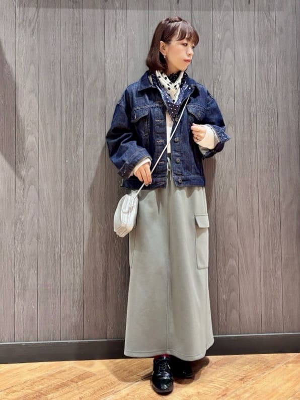 meiさんの「SHOO･LA･RUE｜【SHOO・LA・RUE DENIM】羽織るだけでこなれる　オーバーサイズデニムジャケット」を使ったコーディネート