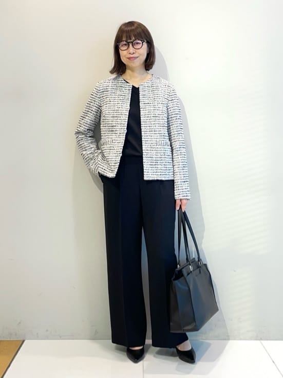 murayamaさんの「INDIVI｜【シルク混】きれいめVネックニット」を使ったコーディネート
