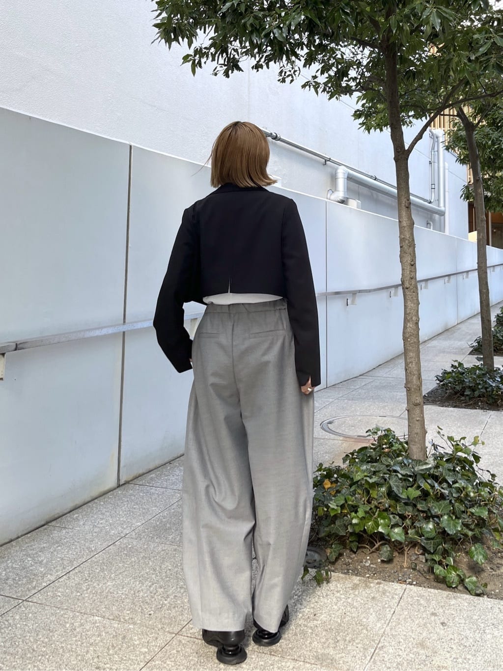 Harukaさんの「INDIVI｜クロップドジャケット」を使ったコーディネート