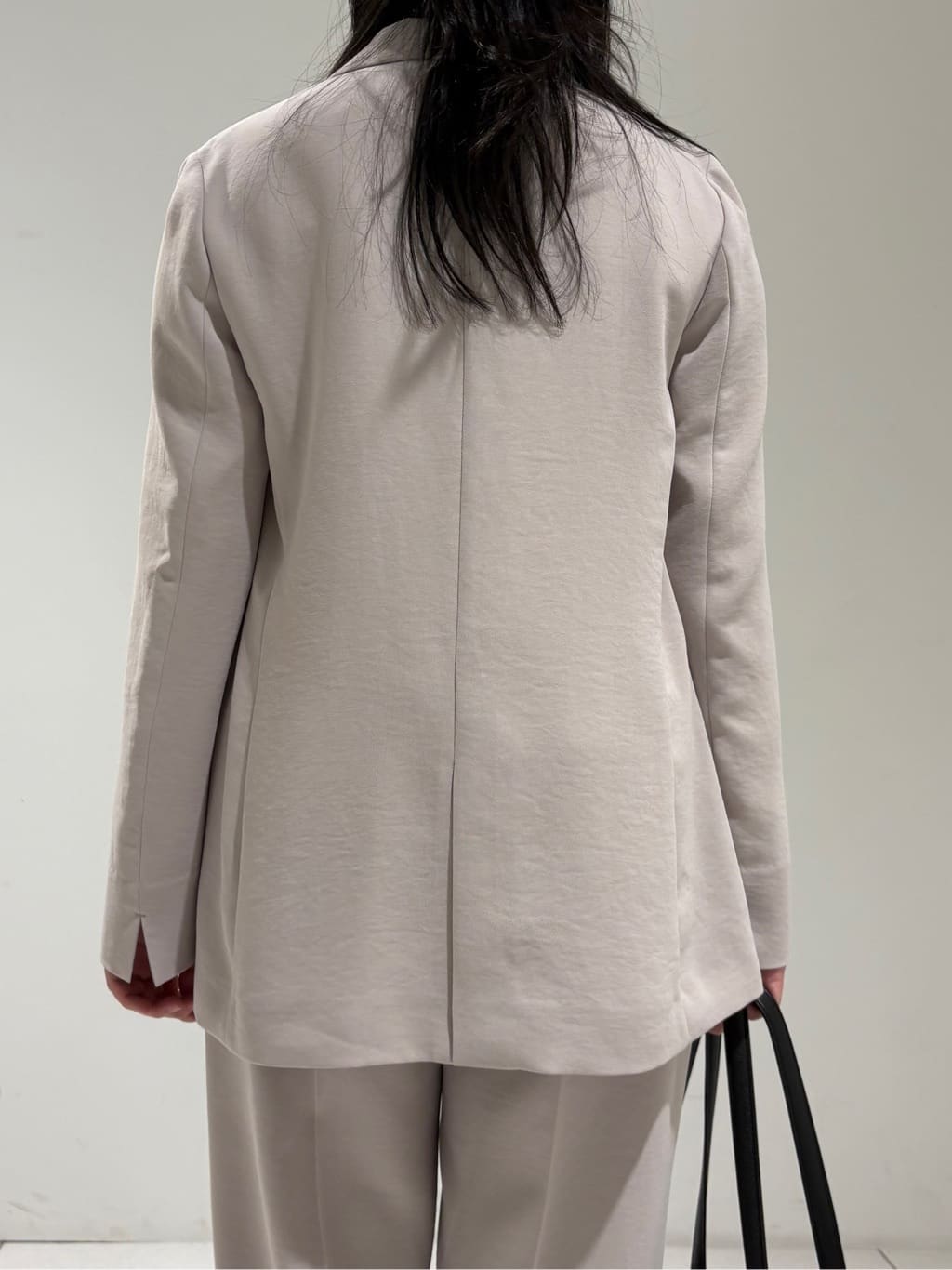 momokoさんの「INDIVI｜【洗える／多機能／SETUP可】着る日傘ダブルジャケット」を使ったコーディネート