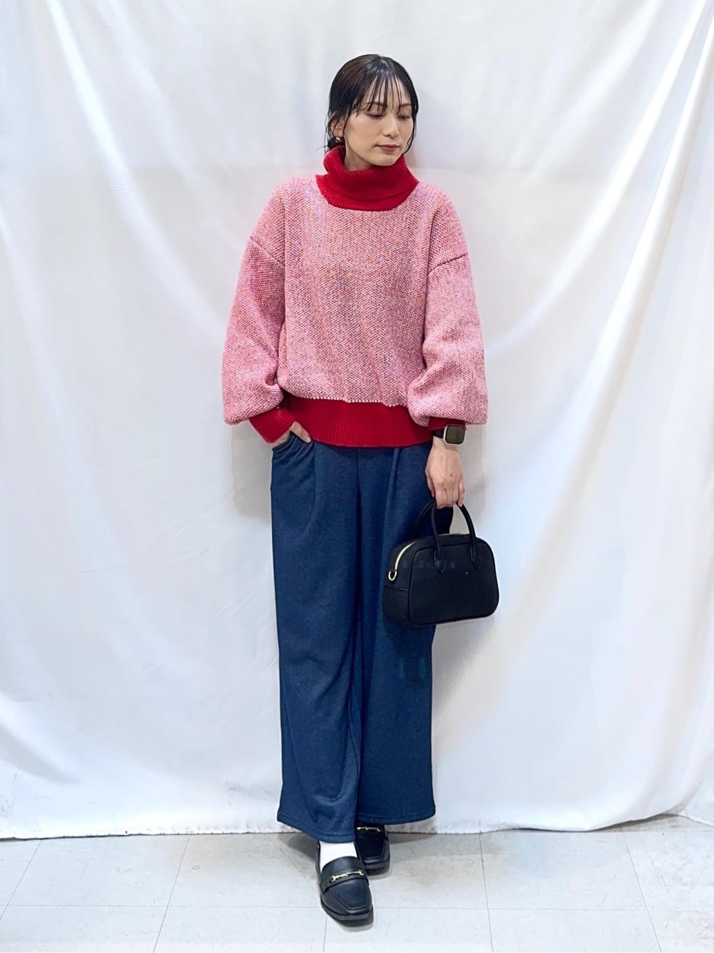 𝐇𝐢𝐫𝐨𝐦𝐢さんの「SHOO･LA･RUE｜【S-LL/高レビュー】さりげないラメ感 配色ジャカード タートルネックニット」を使ったコーディネート