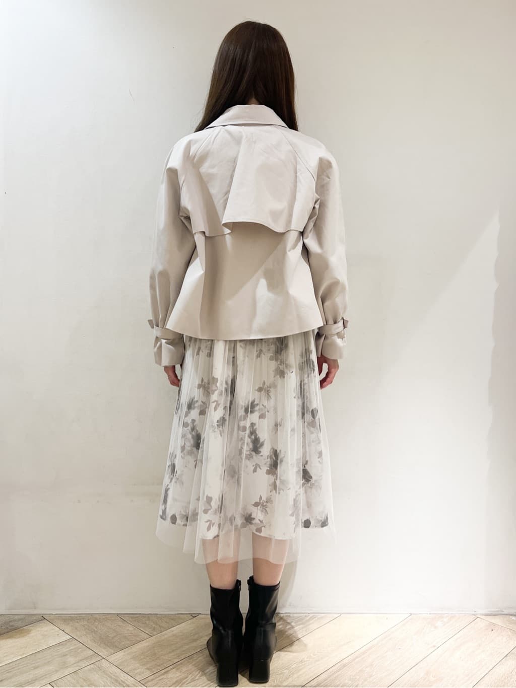 nanaさんの「index｜キャンディスリーブショートトレンチコート【洗濯機OK／撥水／防花粉】《5col》」を使ったコーディネート