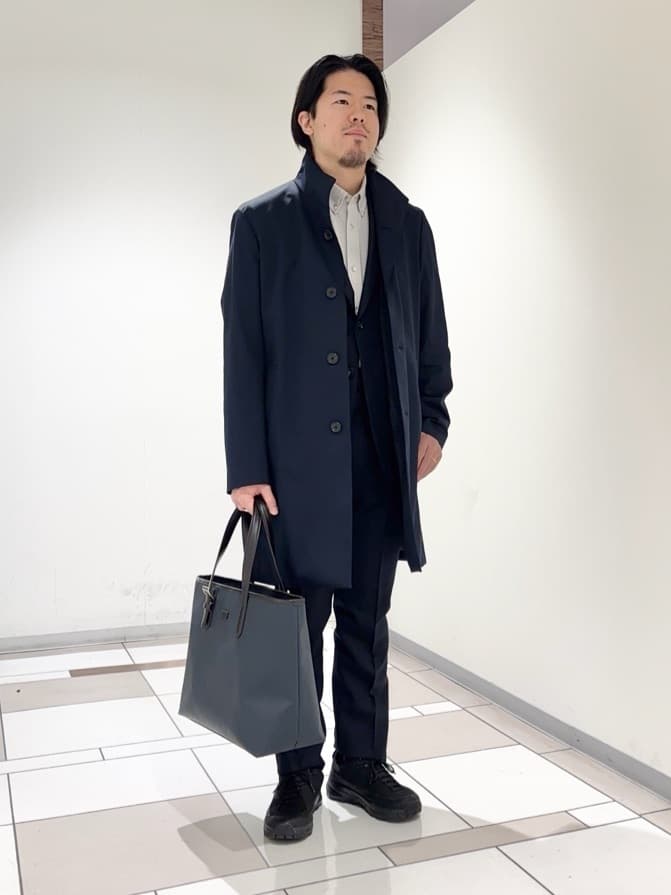 及川さんの「TAKEO KIKUCHI｜撥水ツイル スタンドカラー コート」を使ったコーディネート