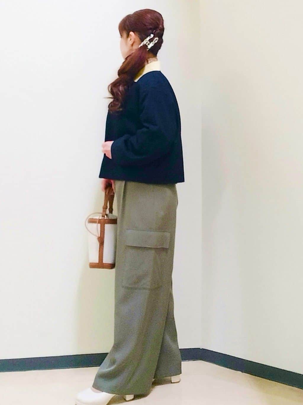 花さんの「Reflect｜ストレートワイドカーゴパンツ」を使ったコーディネート