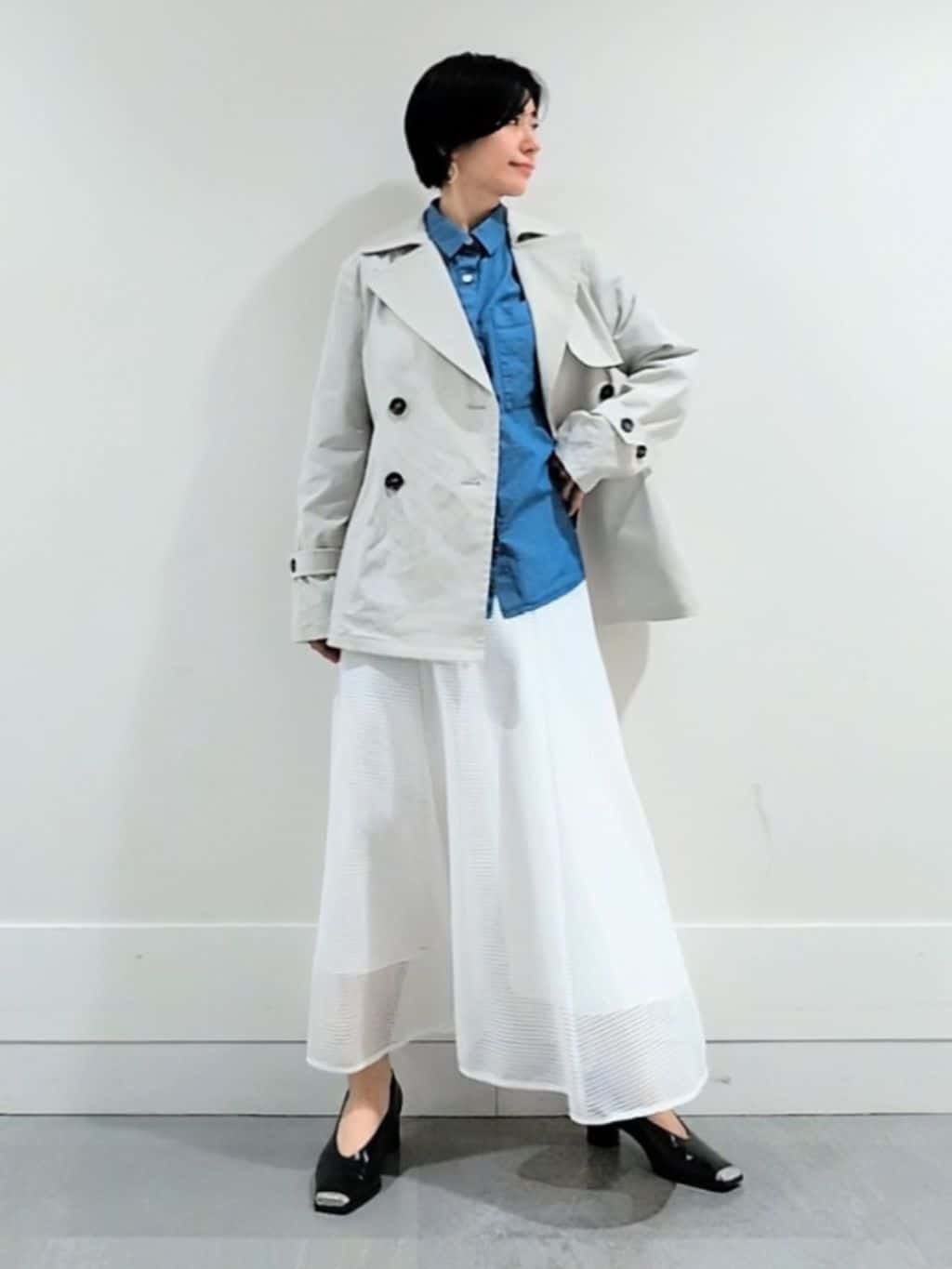 ミズタさんの「UNTITLED｜【定番人気/はっ水/洗える】タスランショートトレンチコート」を使ったコーディネート