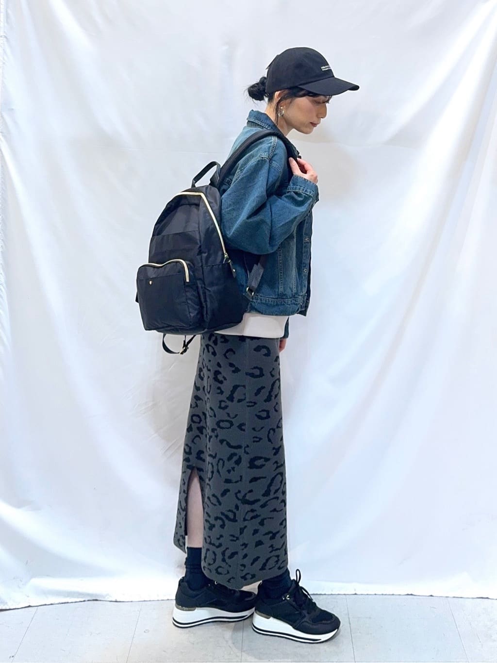 𝐇𝐢𝐫𝐨𝐦𝐢さんの「SHOO･LA･RUE｜【S-LL】シンプルコーデが惹き立つ レオパード柄ニットナロースカート」を使ったコーディネート