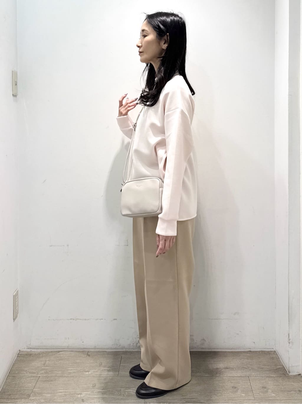 yuicciさんの「OPAQUE.CLIP｜リラクシーボリュームスリーブトップス【洗濯機OK】」を使ったコーディネート