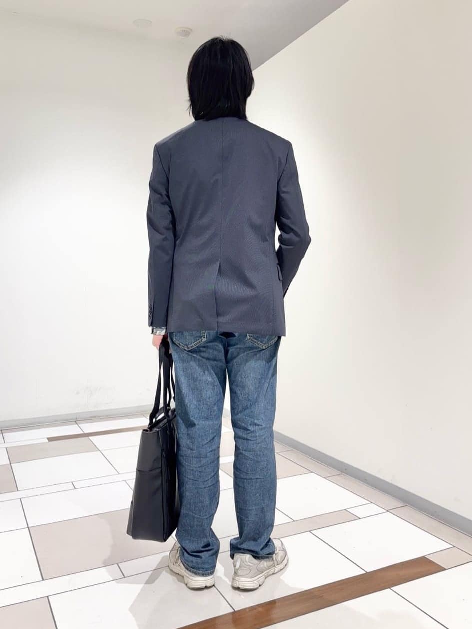 及川さんの「TAKEO KIKUCHI｜【360&deg;ストレッチ／軽量】None Of Stress ライト ジャケット（セットアップ対応）」を使ったコーディネート