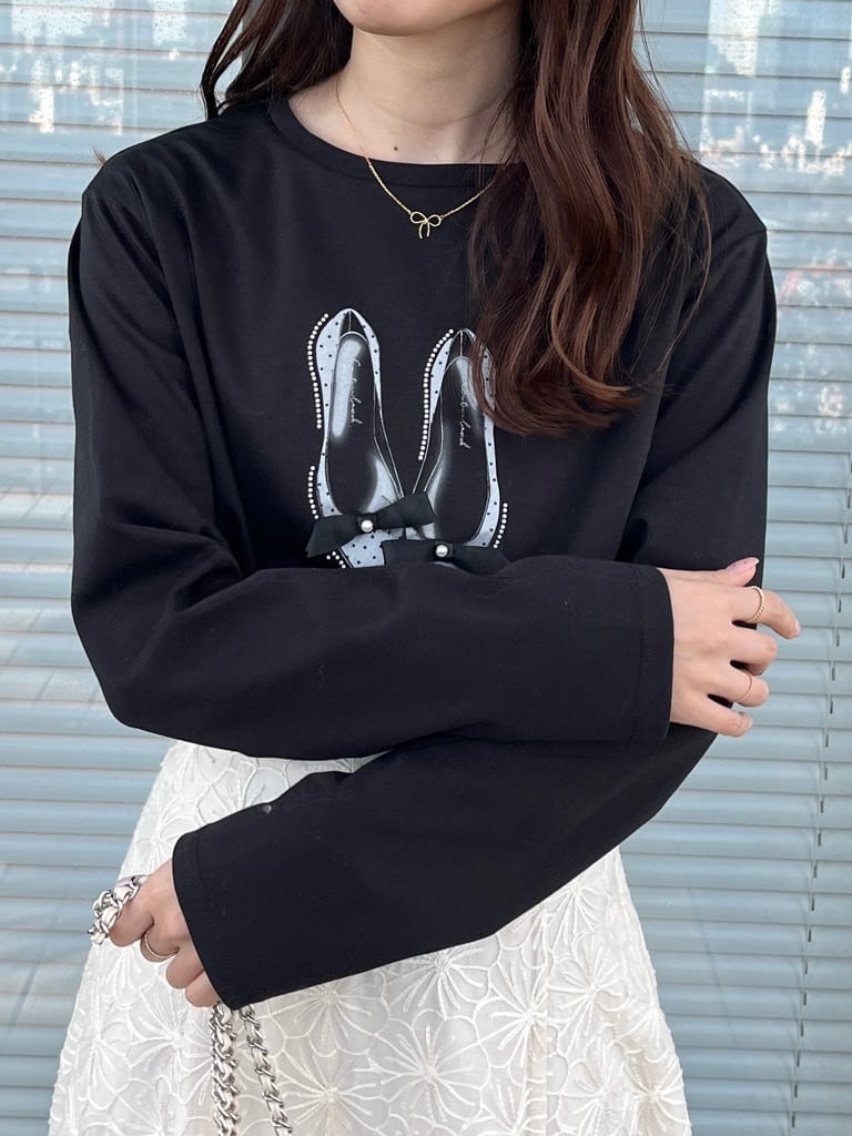 はばさんの「Couture brooch｜【綿100％・洗える】パリジェンヌ プリントTシャツ」を使ったコーディネート
