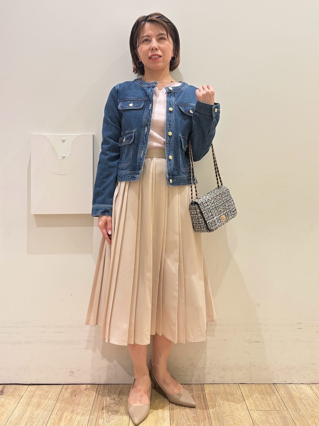 YUKOさんの「index｜ミニマルノーカラーデニムジャケット【洗濯機OK】」を使ったコーディネート