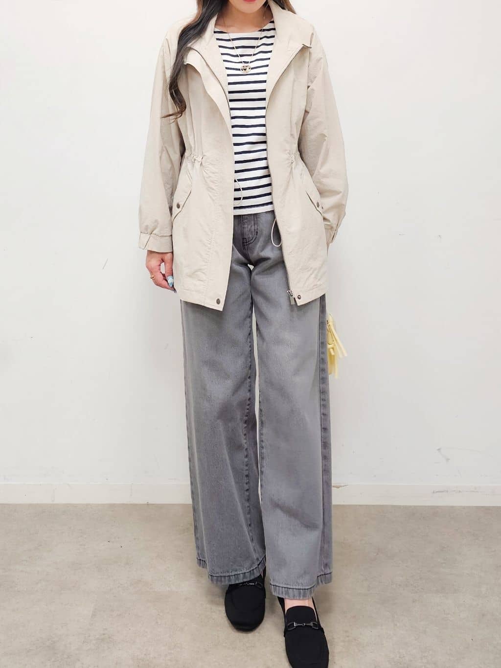 ゆゆさんの「SHOO･LA･RUE｜【高レビュー/S-LL】脚のラインを拾いにくい デニムワイドパンツ」を使ったコーディネート