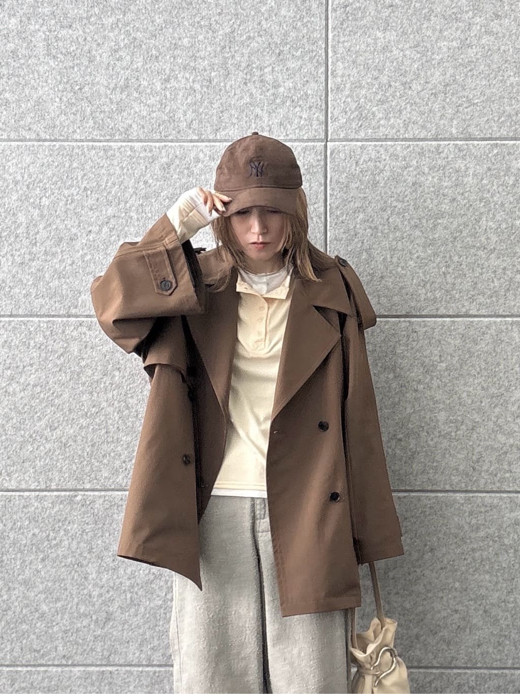 kotakiさんの「INDIVI｜【撥水】ボンディングショートトレンチ」を使ったコーディネート