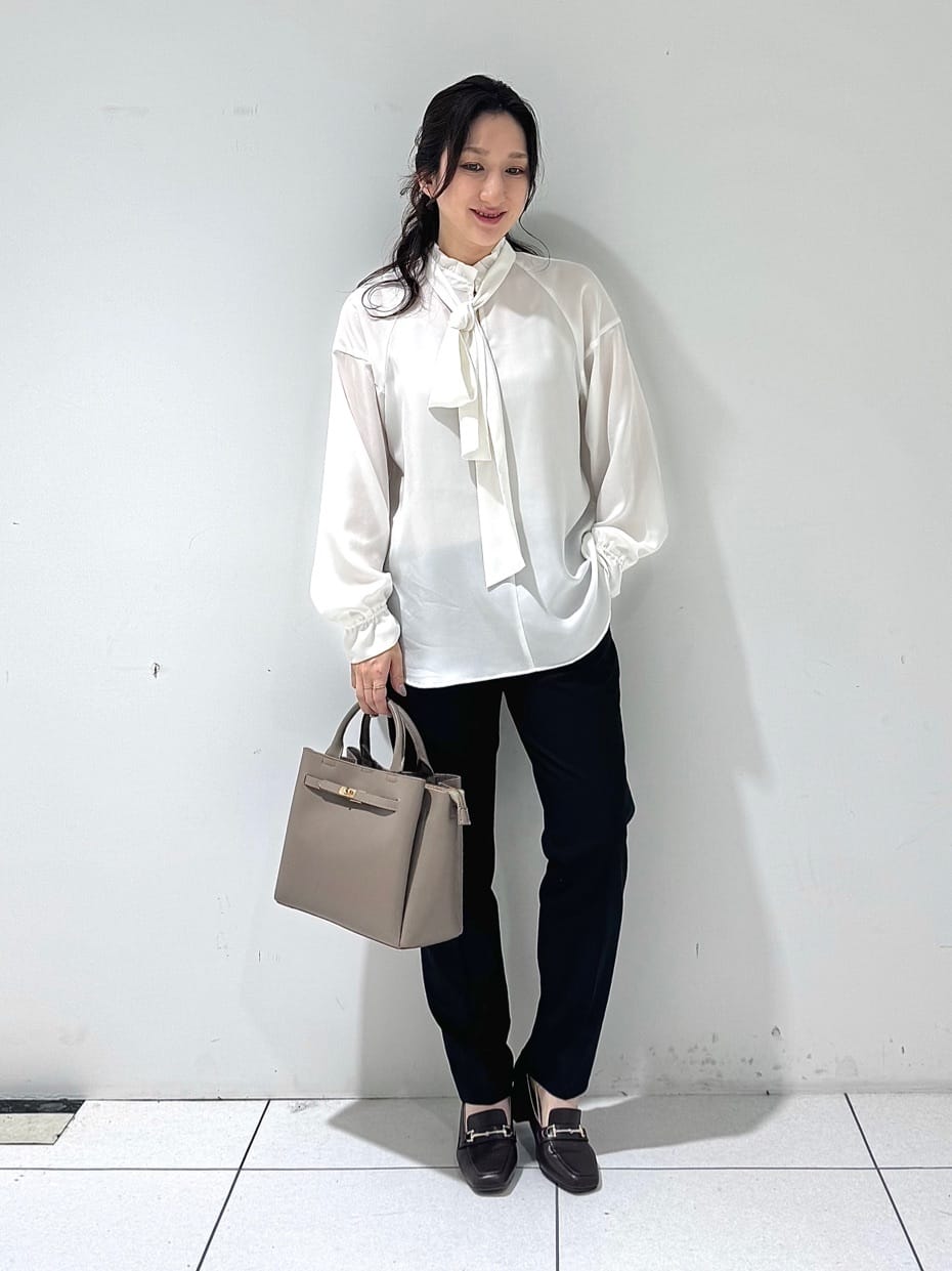 そんさんの「INDIVI｜【キッドモヘヤ素材】ラウンドヘムニット」を使ったコーディネート