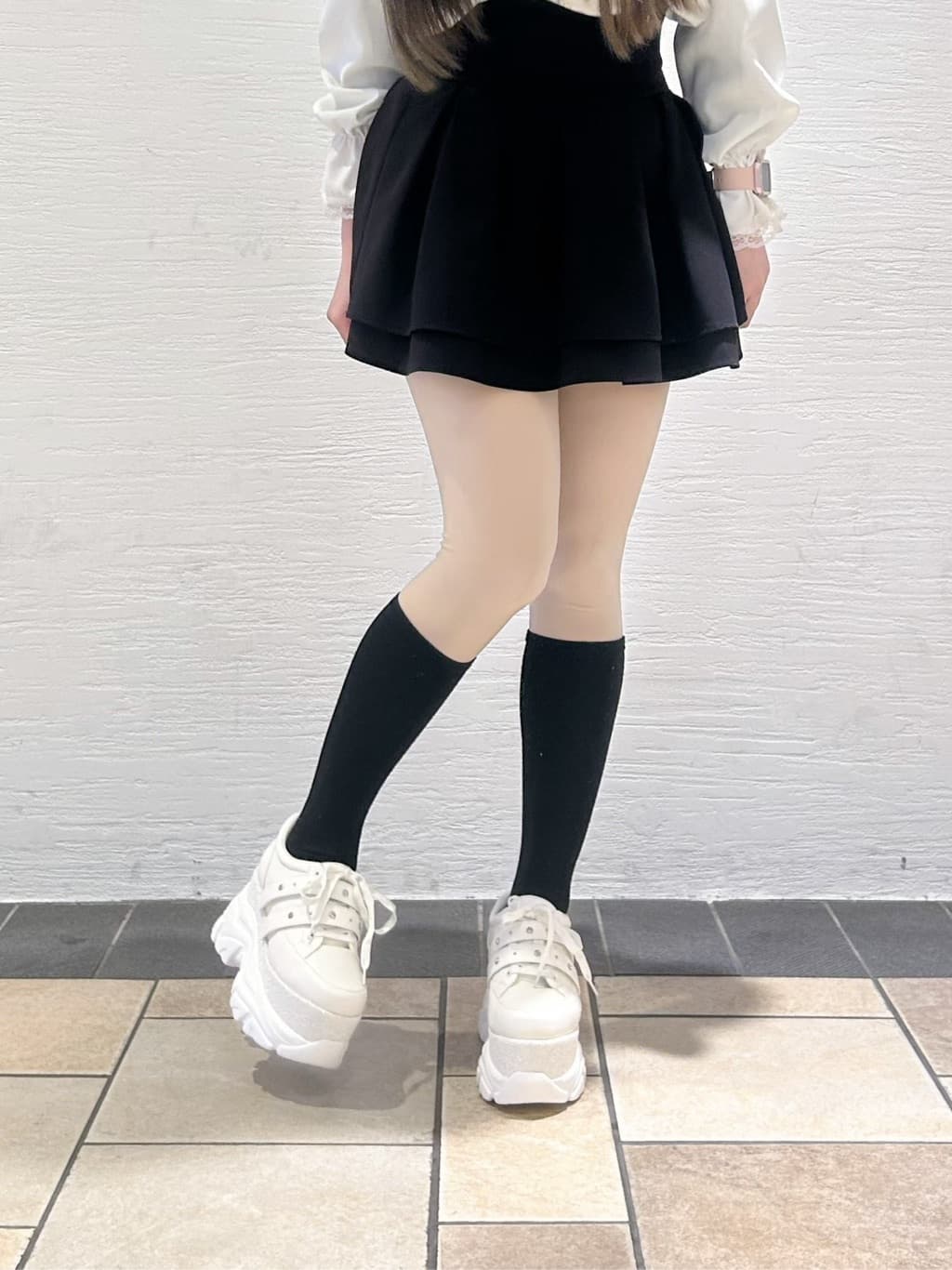ゆうりさんの「ESPERANZA｜ラインストーンスタッズ厚底スニーカー」を使ったコーディネート
