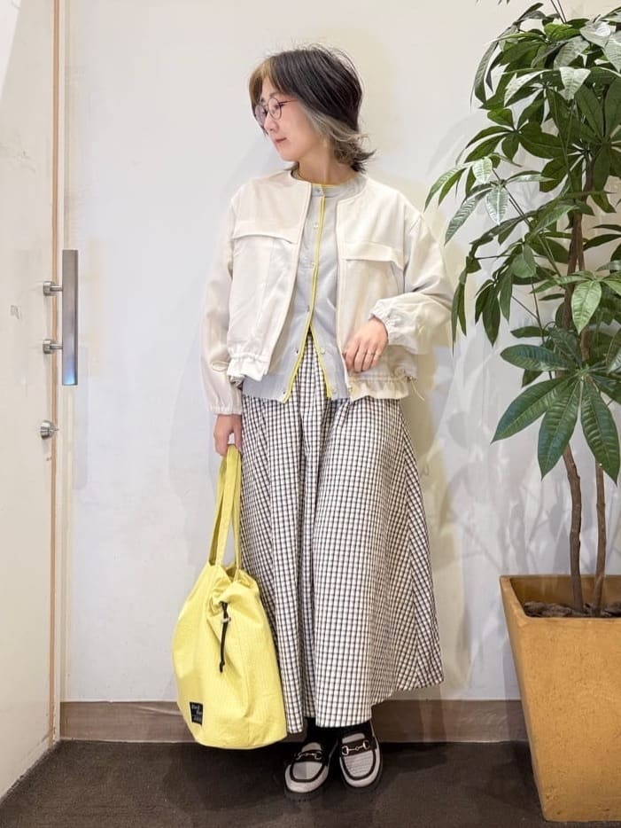 misakiさんの「SHOO･LA･RUE｜【セットアップ可/洗濯機可/S-LL】軽やかに揺れる サッカーチェック フレアスカート」を使ったコーディネート